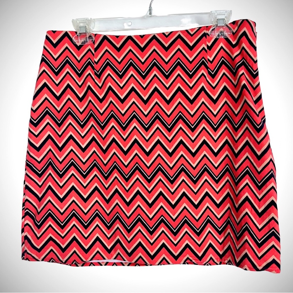 Skirt - Medium Stretch Lined with Coral & Navy Chevron Print